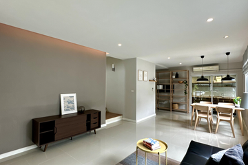 3 Bedroom Townhouse for sale in Samae Dam, Bangkok