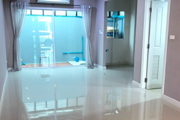 3 Bedroom Townhouse for rent in Bang Mot, Bangkok