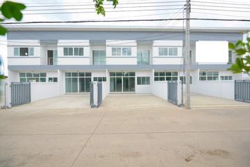 3 Bedroom Townhouse for sale in Khlong Ha, Pathum Thani