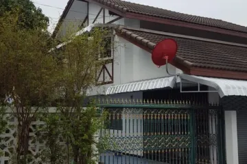 3 Bedroom House for sale in Tha Raeng, Bangkok