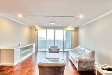3 Bedroom Condo for rent in Khlong Tan Nuea, Bangkok