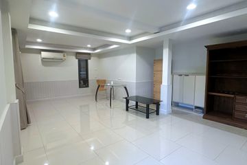 3 Bedroom House for rent in Khlong Tan Nuea, Bangkok near Airport Rail Link Ramkhamhaeng