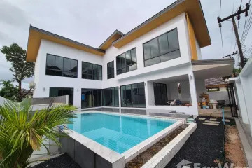 4 Bedroom House for rent in Baan Maneekram-Jomthong Thani, Wichit, Phuket