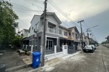 3 Bedroom Townhouse for sale in Baan Fah Piyarom, Bueng Kham Phroi, Pathum Thani