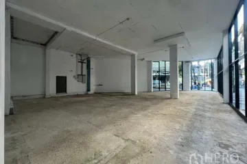 Commercial for rent in Phra Khanong, Bangkok near BTS Phra Khanong