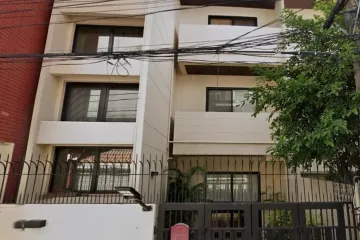 4 Bedroom Townhouse for rent in Khlong Tan Nuea, Bangkok