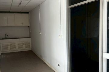 Commercial for rent in Bang Chak, Bangkok near BTS Punnawithi