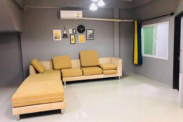 4 Bedroom Townhouse for Sale or Rent in Sam Sen Nok, Bangkok