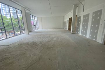Commercial for rent in Khlong Toei Nuea, Bangkok near MRT Sukhumvit