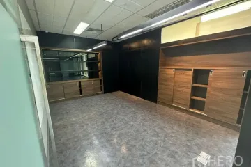 Office for rent in Lumpini, Bangkok near BTS Ploen Chit