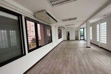 1 Bedroom Office for rent in Silom, Bangkok near BTS Chong Nonsi