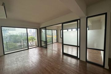 1 Bedroom Office for rent in Silom, Bangkok near BTS Chong Nonsi