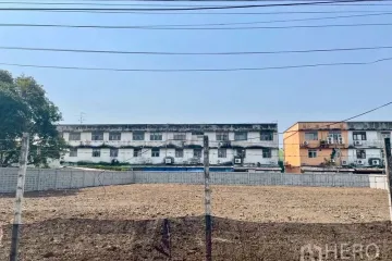 Land for rent in Bang Na, Bangkok near MRT Si La Salle