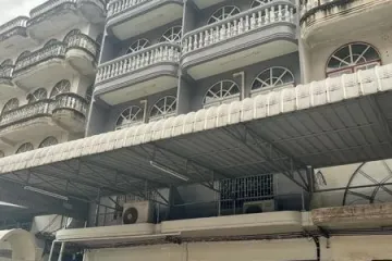 2 Bedroom Commercial for sale in Bang Khlo, Bangkok