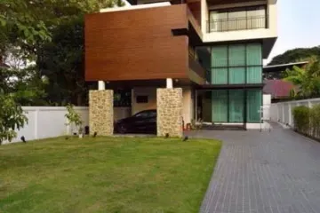 4 Bedroom Townhouse for rent in Huai Khwang, Bangkok near MRT Sutthisan