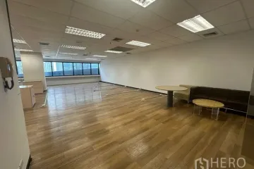 Office for rent in Suriyawong, Bangkok near BTS Sala Daeng