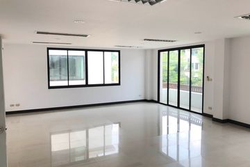 4 Bedroom Office for rent in Sam Sen Nok, Bangkok