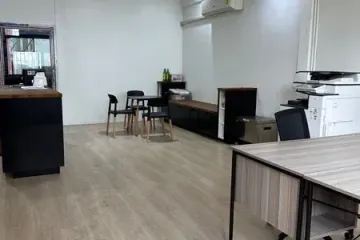 Commercial for rent in Khlong Tan Nuea, Bangkok
