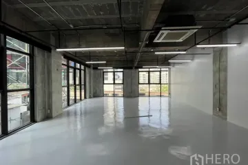 Office for rent in Khlong Tan, Bangkok near BTS Phrom Phong