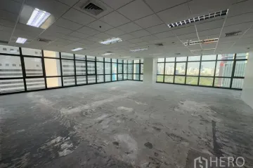 Office for rent in Silom, Bangkok near BTS Sala Daeng