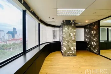 Office for Sale or Rent in Khlong Toei Nuea, Bangkok near MRT Sukhumvit