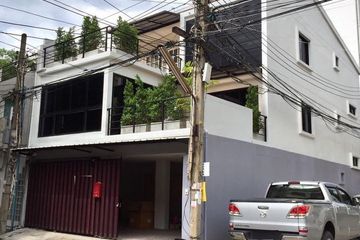 3 Bedroom Townhouse for rent in Phra Khanong, Bangkok near BTS Ekkamai