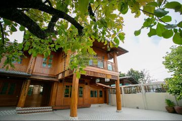 3 Bedroom House for sale in Bowon Niwet, Bangkok near MRT Democracy Monument