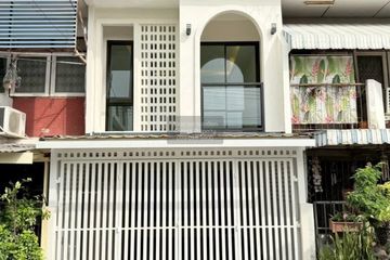 2 Bedroom Townhouse for sale in Lat Phrao, Bangkok