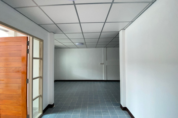 3 Bedroom Townhouse for sale in Noen Phra, Rayong