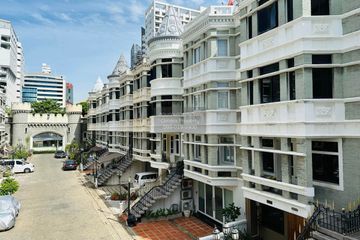 4 Bedroom Townhouse for rent in Moo Baan Chicha Castle, Khlong Toei Nuea, Bangkok near MRT Phetchaburi