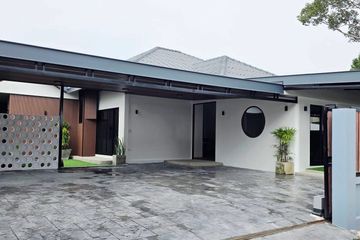 3 Bedroom House for sale in Na Kluea, Chonburi