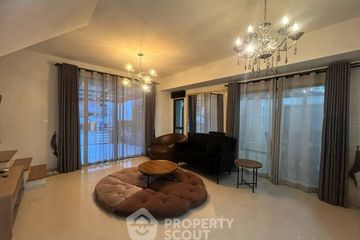 5 Bedroom Condo for rent in Saphan Sung, Bangkok