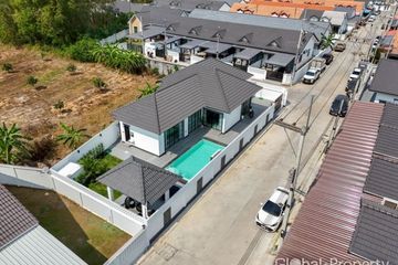 4 Bedroom House for sale in Na Kluea, Chonburi