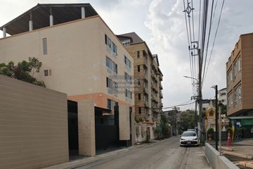 32 Bedroom Apartment for sale in Phlapphla, Bangkok near MRT Mahatthai