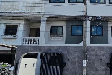 2 Bedroom Townhouse for sale in Bang Chak, Bangkok