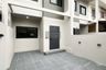 2 Bedroom Townhouse for sale in Bang Chak, Bangkok