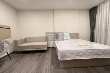 1 Bedroom Condo for rent in Bang Lamphu Lang, Bangkok near BTS Krung Thon Buri