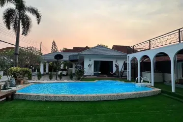 5 Bedroom House for rent in San Sai Noi, Chiang Mai
