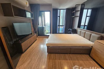 1 Bedroom Condo for rent in Khlong Tan Nuea, Bangkok near BTS Ekkamai