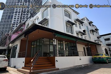 4 Bedroom Townhouse for sale in Bang Kapi, Bangkok near MRT Pradit Manutham