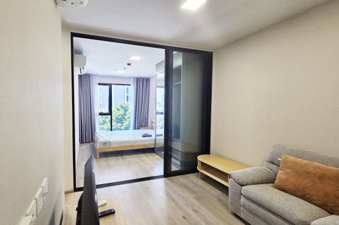 Fully furnished very private non-adjacent room