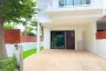 3 Bedroom Townhouse for Sale or Rent in Areeya Mandarina Sukhumvit 77, Suan Luang, Bangkok near MRT Si Nut