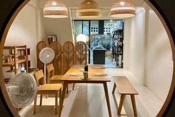 5 Bedroom Townhouse for sale in Yan Nawa, Bangkok