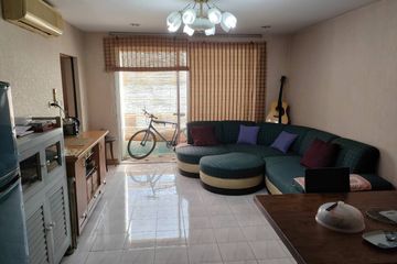 1 Bedroom Condo for sale in Huai Khwang, Bangkok near MRT Sutthisan