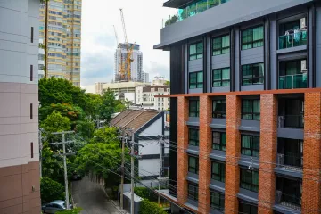2 Bedroom Condo for sale in Khlong Tan Nuea, Bangkok near BTS Thong Lo