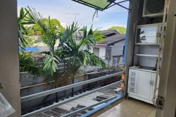 1 Bedroom Condo for sale in Sam Sen Nok, Bangkok near MRT Chok Chai 4