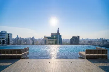 Condo for sale in Bang Kapi, Bangkok near MRT Phetchaburi