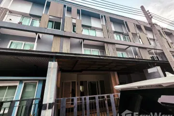 3 Bedroom Townhouse for sale in Wang Thonglang, Bangkok
