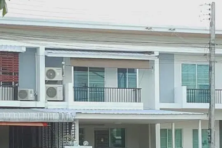 3 Bedroom Townhouse For Rent