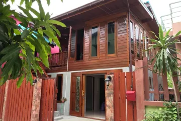 4 Bedroom House for sale in Samrong Nuea, Samut Prakan near BTS Samrong